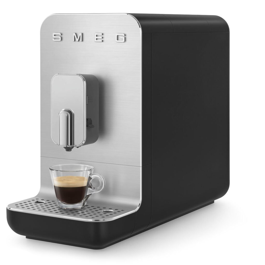 SMEG Automatic Coffee Machine with Milk System - BCC13